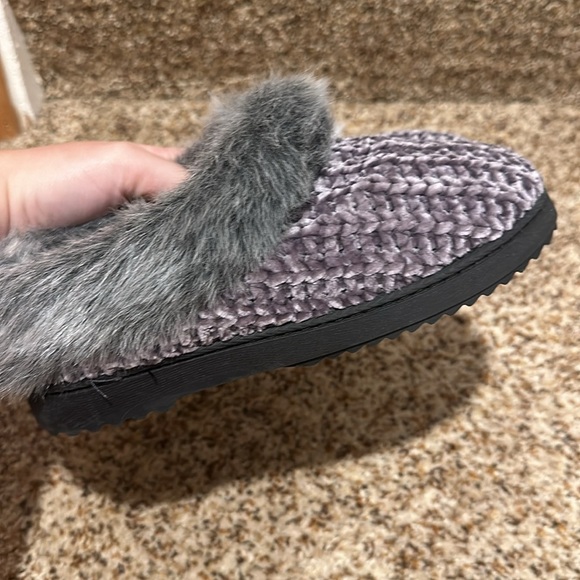 Dearfoams size small - Picture 4 of 4